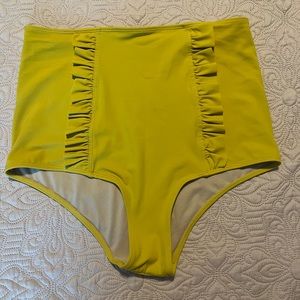 Kortni Jeane medium honey gold bottoms